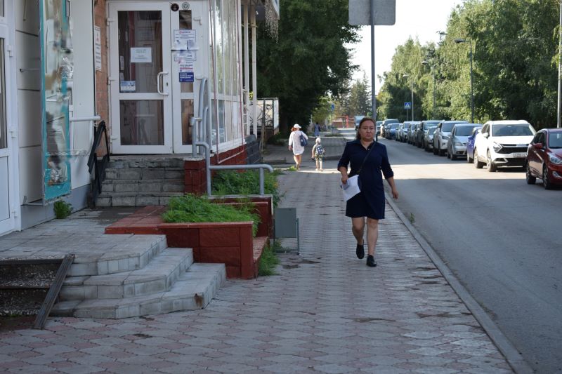 В Нефтяниках десятки юрлиц подбрасывали мусор на площадки омичей В Нефтяниках десятки юрлиц подбрасывали мусор на площадки омичей