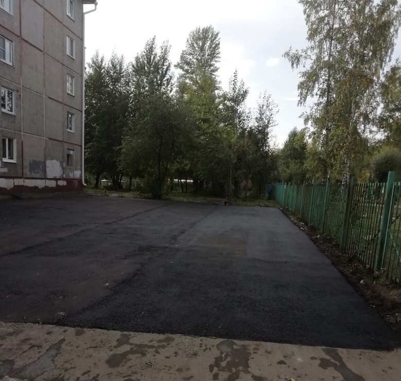 Депутат Омского горсовета Юрий Козловский помог образовательным учреждениям Октябрьского округа