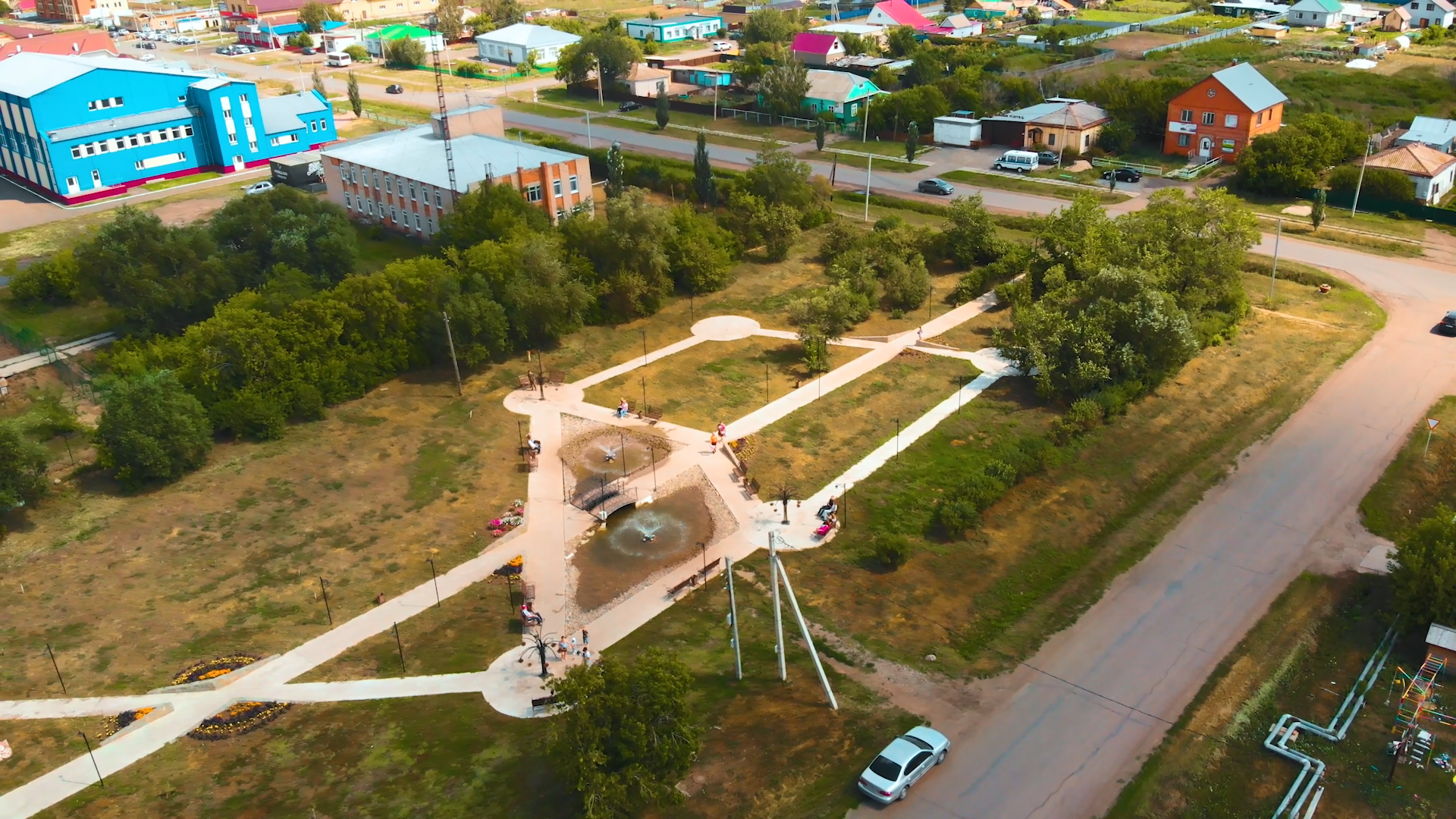 В Азовском районе благоустроили сквер и построили площадку ГТО В Азовском районе благоустроили сквер и построили площадку ГТО