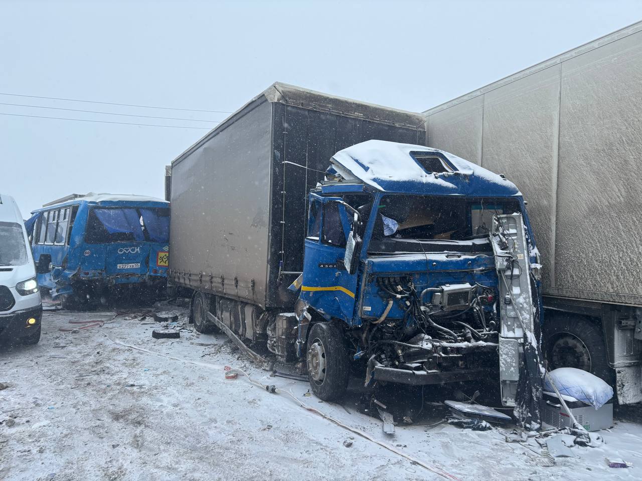 Появились кадры с места жуткого ДТП с погибшими пассажирами автобуса под Омском Появились кадры с места жуткого ДТП с погибшими пассажирами автобуса под Омском