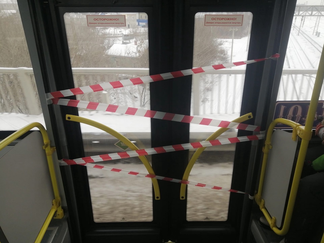 В Омске из-за нехватки кондукторов стали опечатывать автобусы В Омске из-за нехватки кондукторов стали опечатывать автобусы