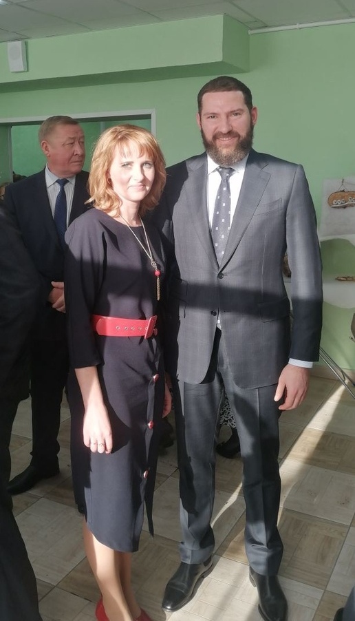 Губернатор Омской области Александр Бурков открыл современный ДК в селе Белосток Одесского района Губернатор Омской области Александр Бурков открыл современный ДК в селе Белосток Одесского района