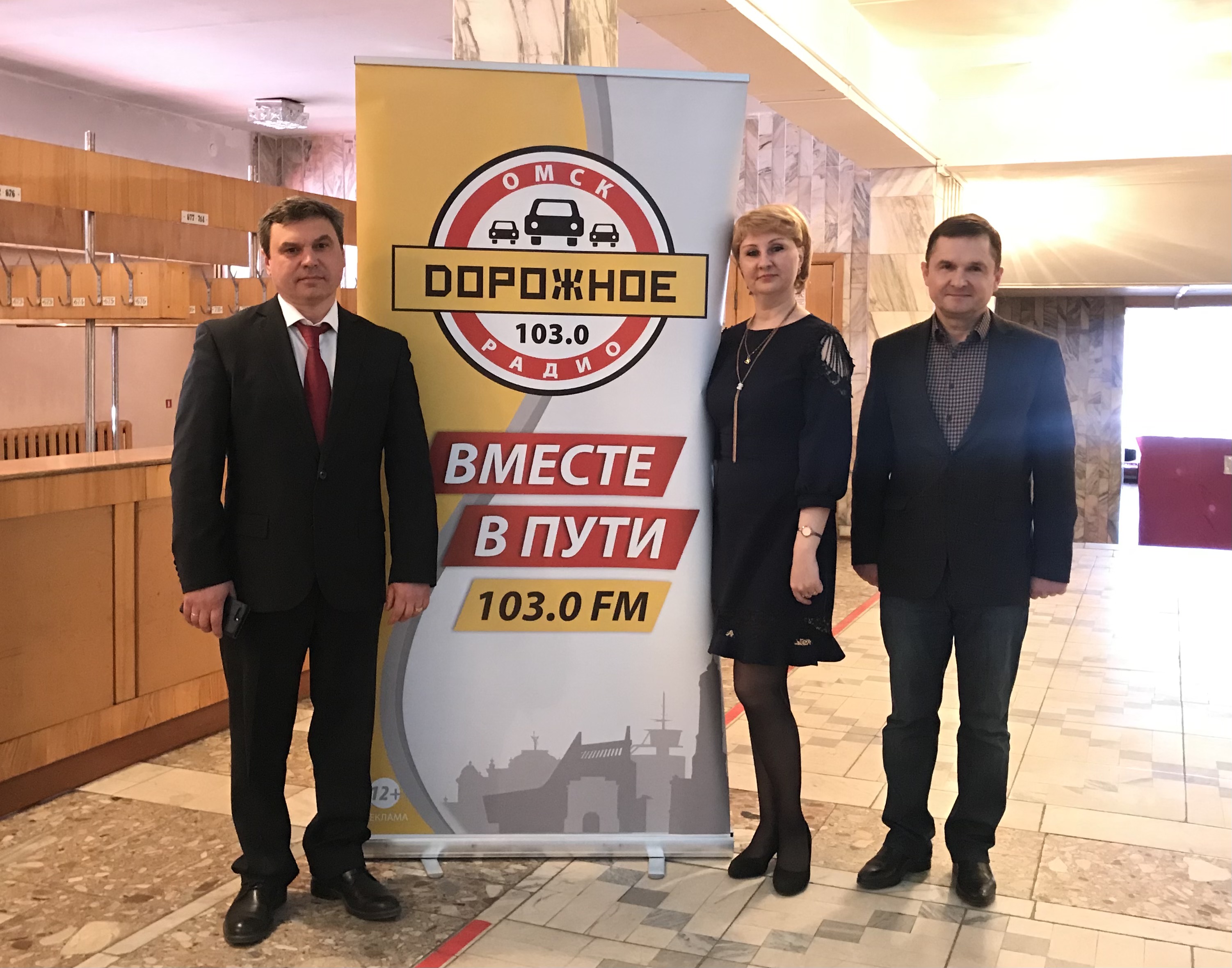 Юрий Козловский поздравил омичей с наступающим Днем Победы концертом группы «Рубеж 55» Юрий Козловский поздравил омичей с наступающим Днем Победы концертом группы «Рубеж 55»