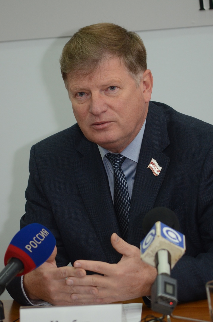 На месте омского аэропорта могут построить торговый центр, а метро увязать с трамваем На месте омского аэропорта могут построить торговый центр, а метро увязать с трамваем
