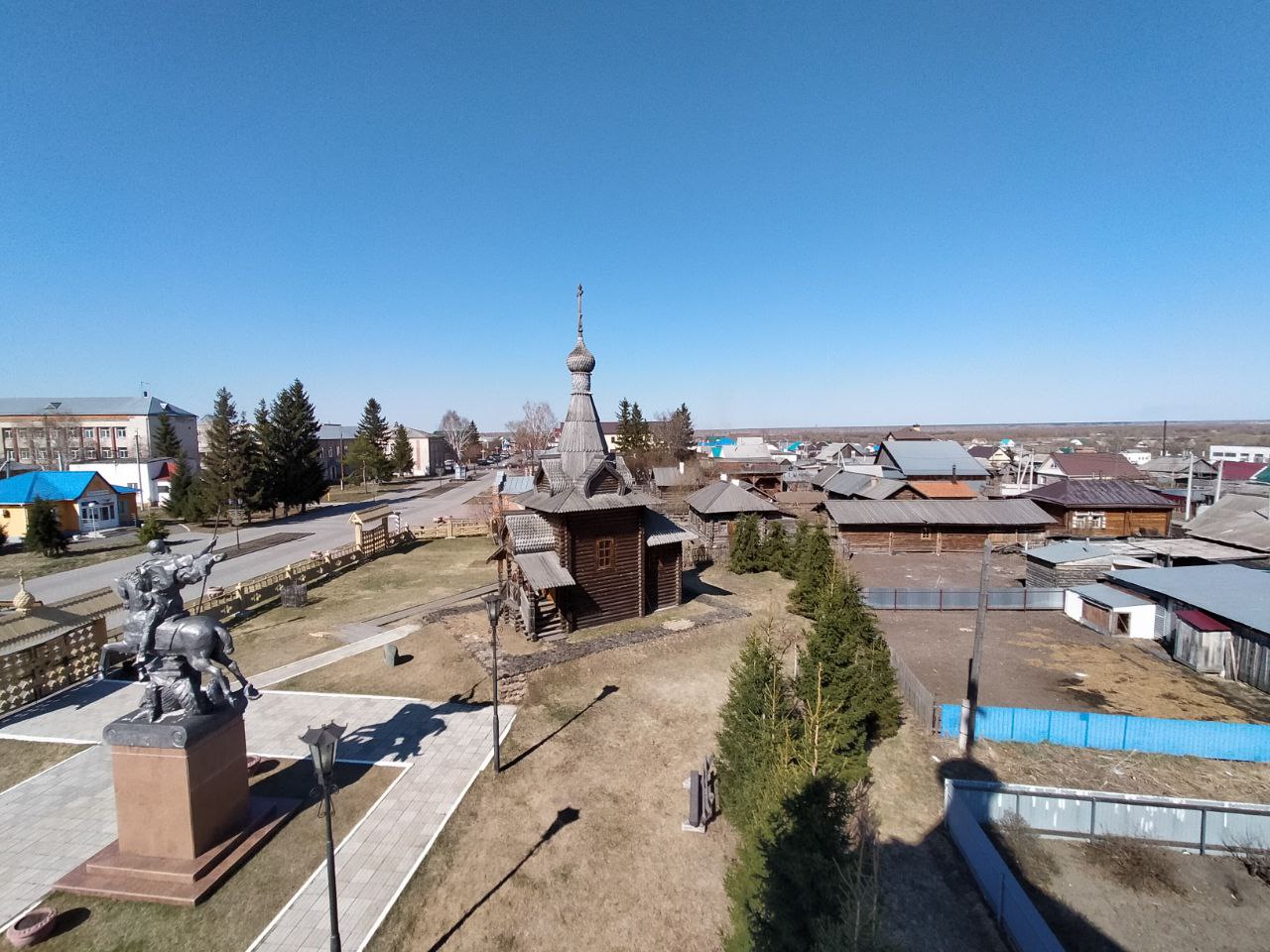 В Большеречье на теплоходе, машине или автобусе: что посетить, помимо зоопарка? В Большеречье на теплоходе, машине или автобусе: что посетить, помимо зоопарка?