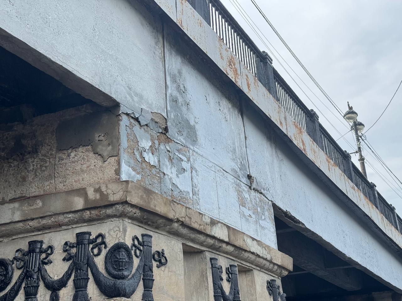В Омске «посыпались» пролеты Комсомольского моста В Омске «посыпались» пролеты Комсомольского моста