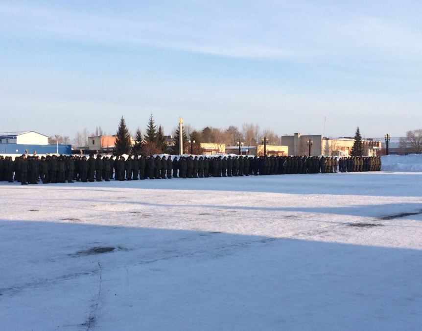 Военнослужащих 242 учебного центра ВДВ наградили медалями Манякина