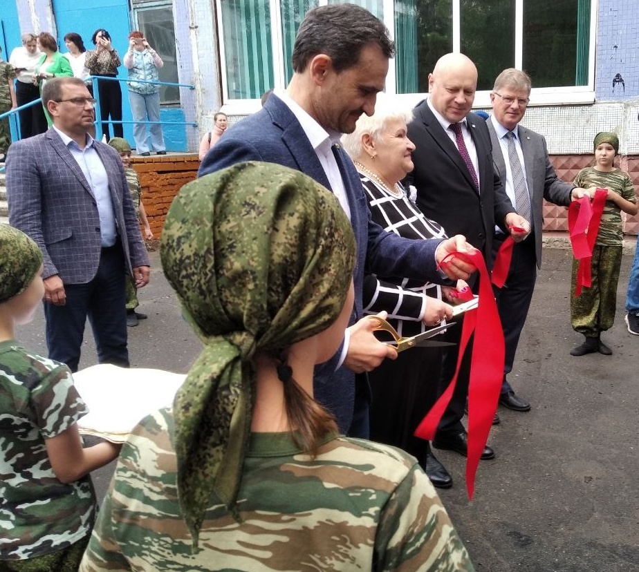 Председатель Омского горсовета вспомнил о навыках стрельбы в возрожденном на базе СОШ № 23 тире