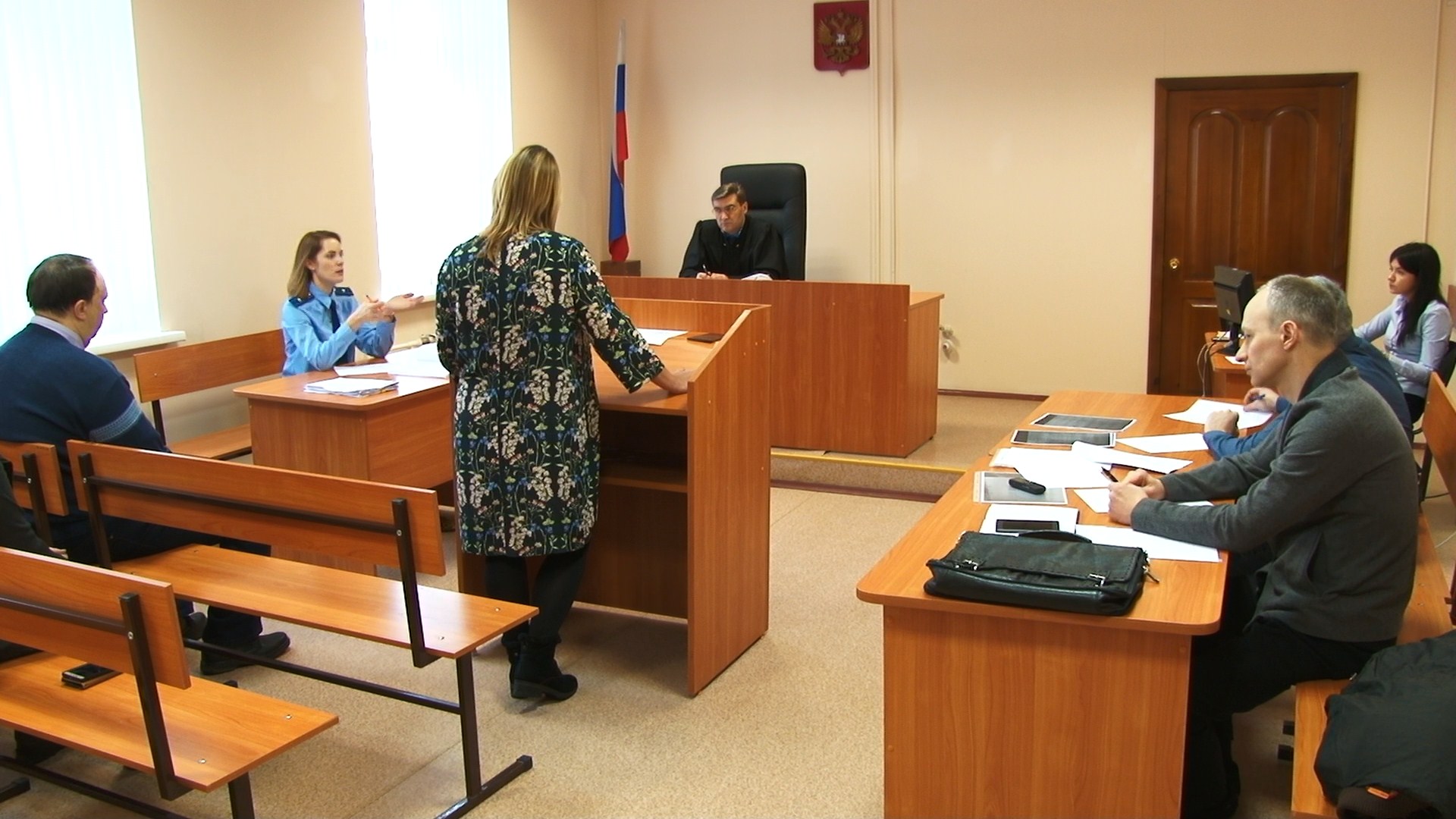 Свидетель: ректор Кирничный собирал деньги с сотрудников СибАДИ на подарки федеральным чиновникам Свидетель: ректор Кирничный собирал деньги с сотрудников СибАДИ на подарки федеральным чиновникам