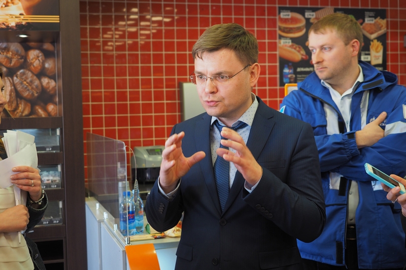Как «Девчата рулят» провели день на АЗС Как «Девчата рулят» провели день на АЗС