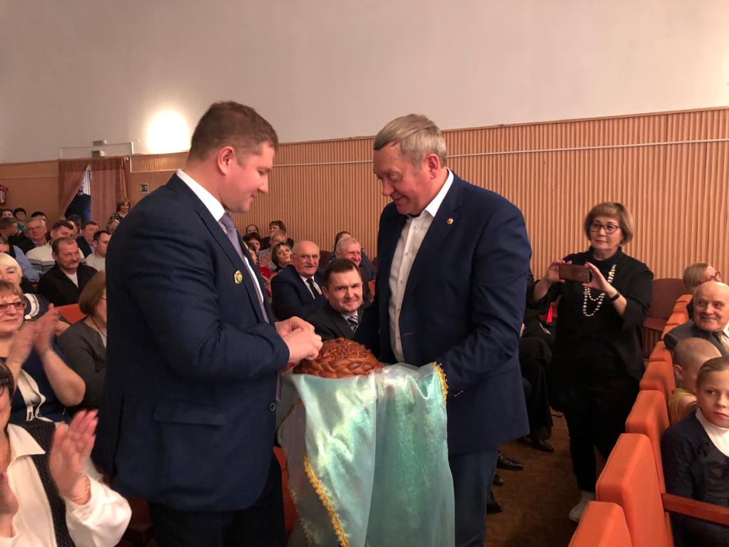 Русско-Полянский район отмечает День сельского хозяйства и перерабатывающей промышленности Русско-Полянский район отмечает День сельского хозяйства и перерабатывающей промышленности