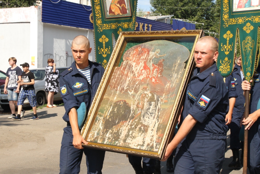 День ВДВ в Омске: крестный ход и митинг у мемориала генерала Маргелова День ВДВ в Омске: крестный ход и митинг у мемориала генерала Маргелова