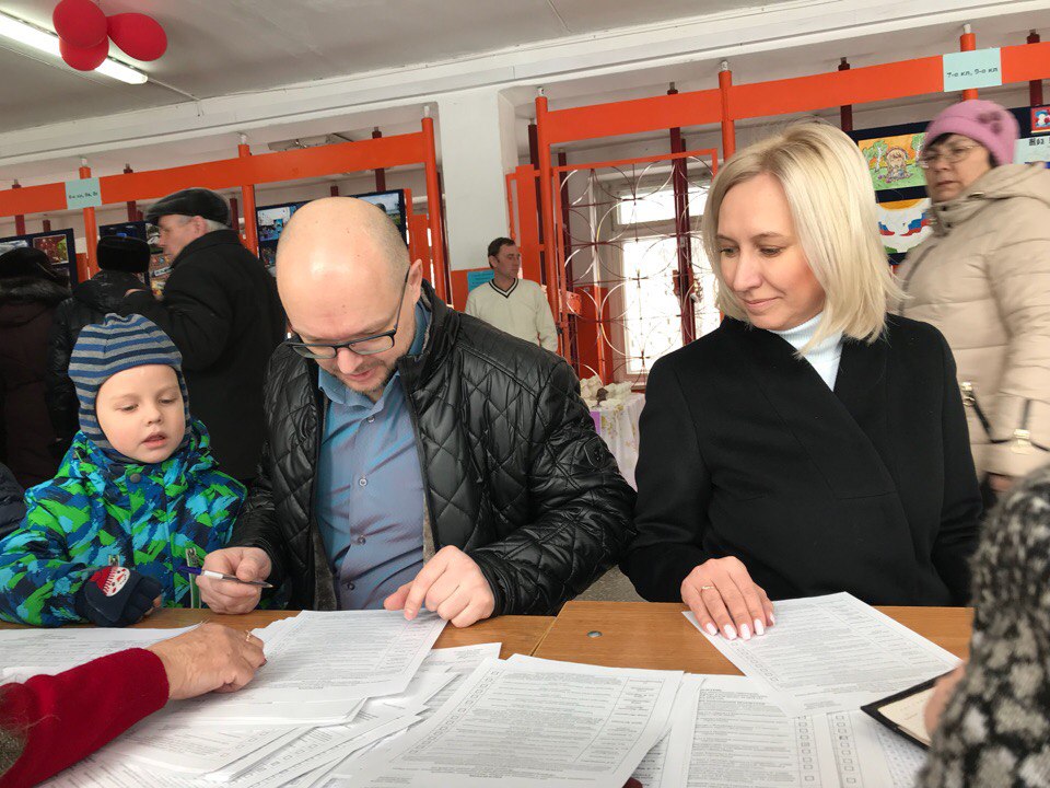 На выборах президента депутат Инна Гомолко проголосовала за мирное будущее На выборах президента депутат Инна Гомолко проголосовала за мирное будущее