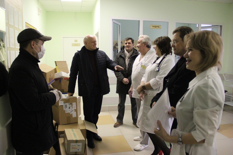 Депутат Степан Бонковский передал расходные медицинские материалы для медучреждения региона, лечащего пациентов с коронавирусом Депутат Степан Бонковский передал расходные медицинские материалы для медучреждения региона, лечащего пациентов с коронавирусом