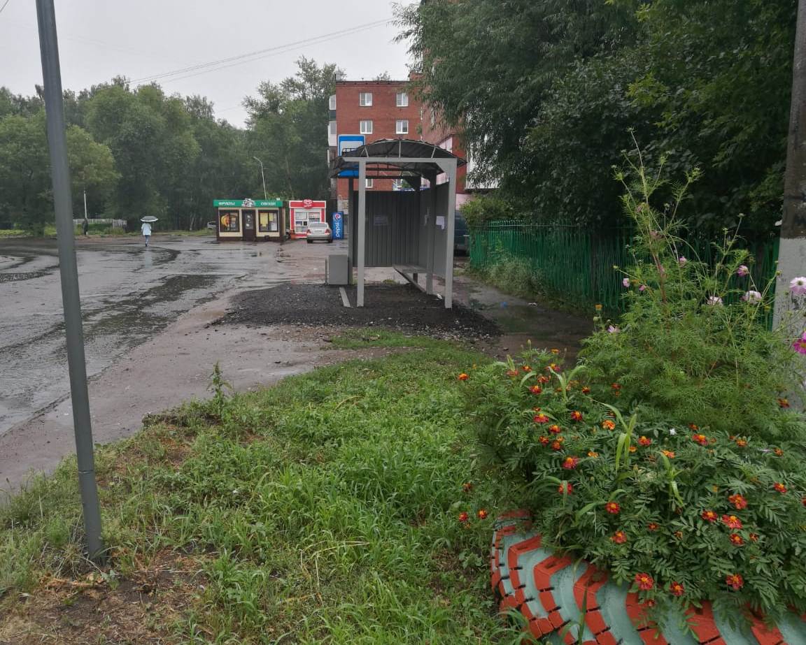 остановка на улице Кордной в Омске остановка на улице Кордной в Омске