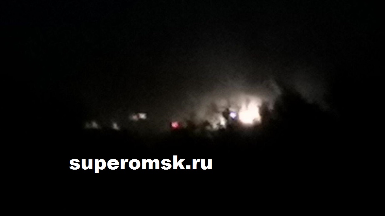 Взрывы, черный дым: под Омском разгорелся крупный пожар, снятый на видео Взрывы, черный дым: под Омском разгорелся крупный пожар, снятый на видео