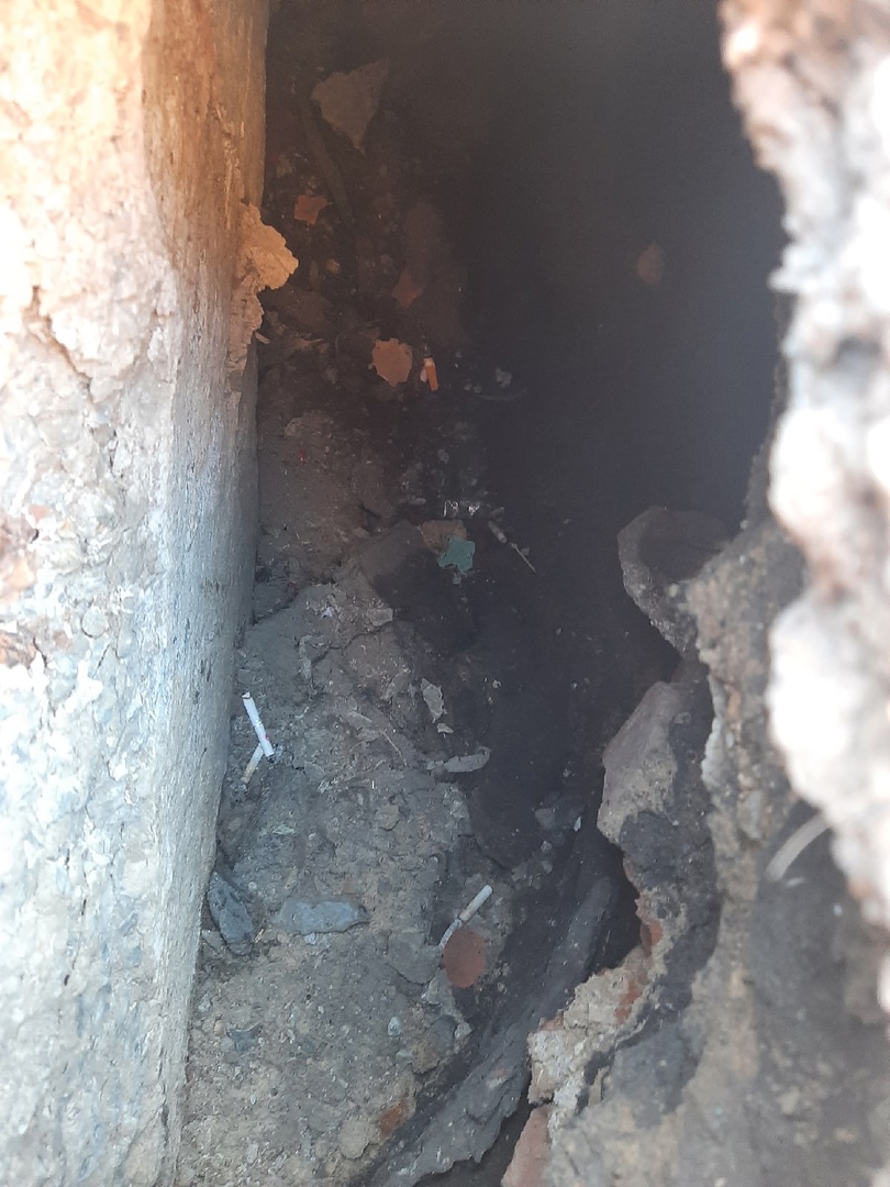 В центре Омска разверзлась бездна В центре Омска разверзлась бездна