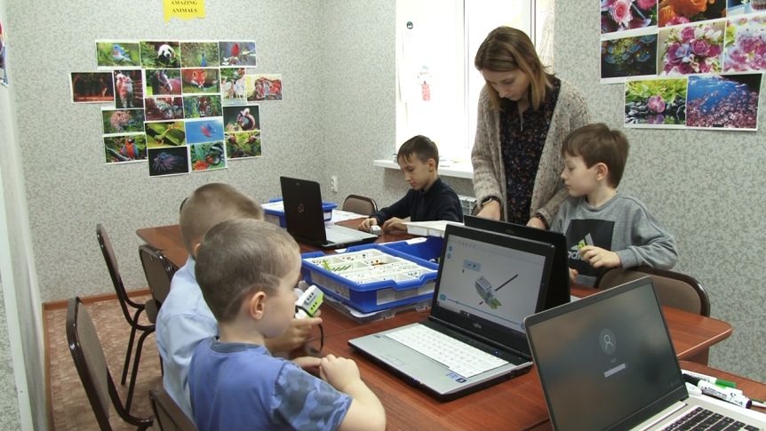 Омских школьников бесплатно обучат робототехнике Омских школьников бесплатно обучат робототехнике