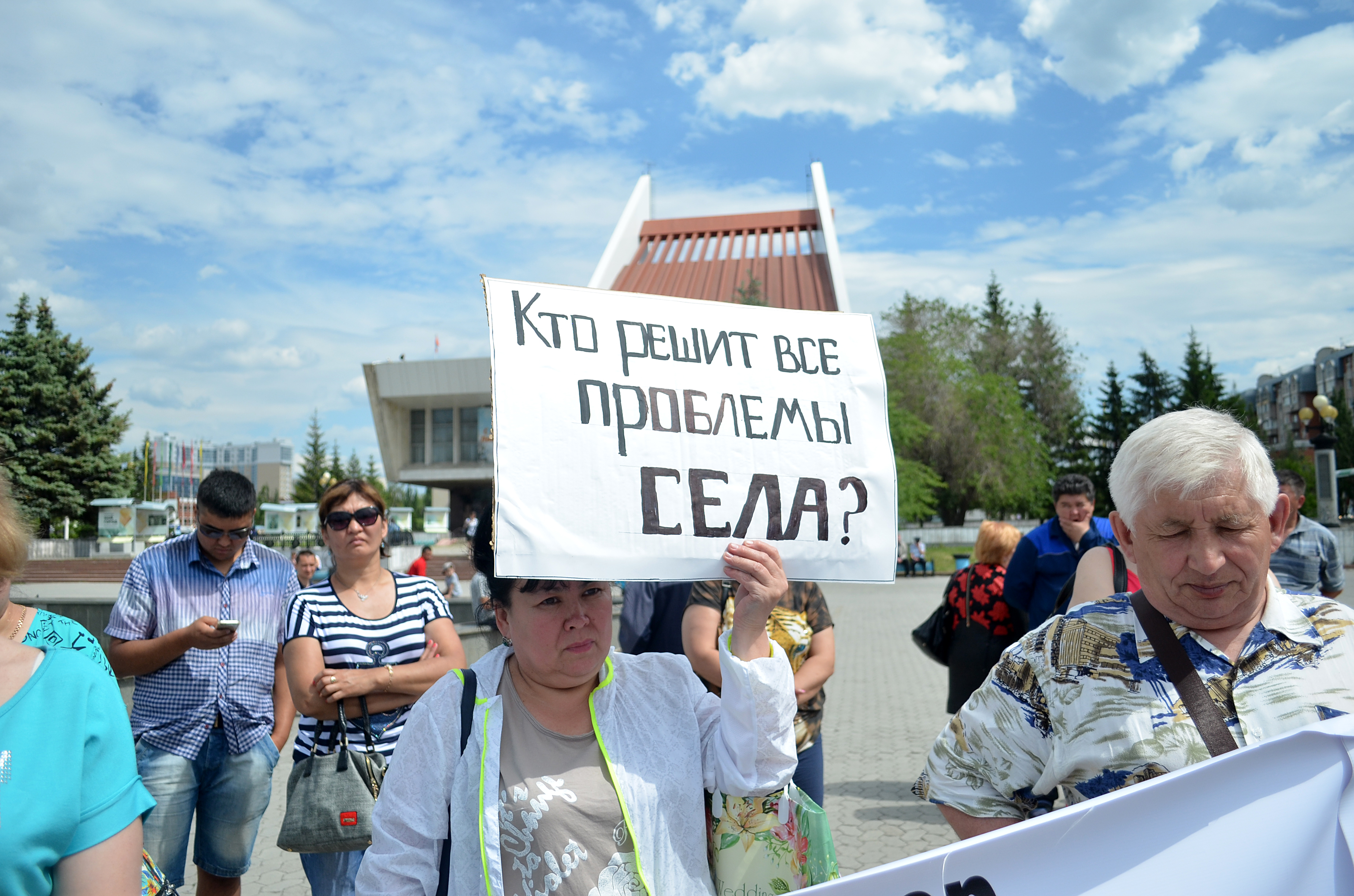 Крестьяне пригрозили Омску жизнью без экологически чистого мяса Крестьяне пригрозили Омску жизнью без экологически чистого мяса