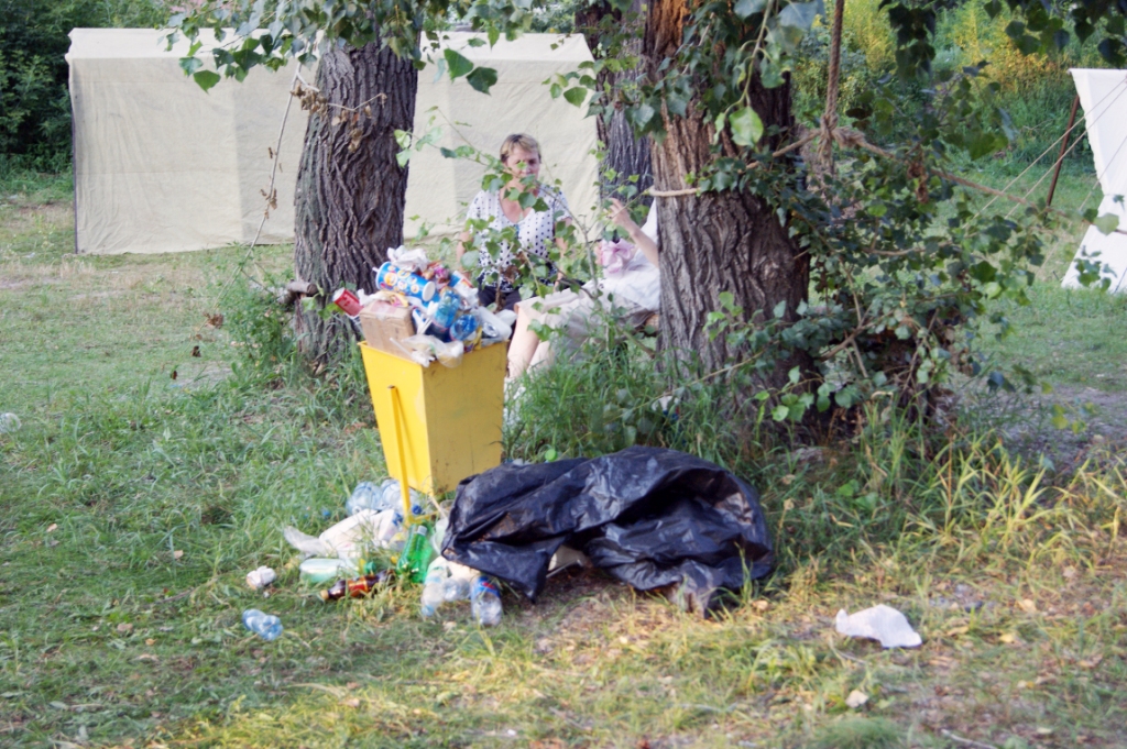 В День города парк «Зеленый остров» не справился с гигантским объемом мусора