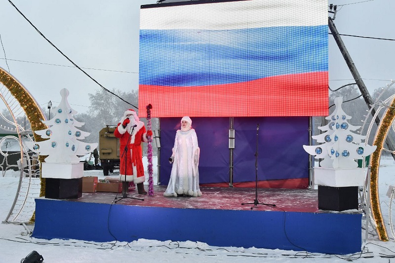 Палаточный лагерь мобилизованных в Омске украсили к Новому году Палаточный лагерь мобилизованных в Омске украсили к Новому году