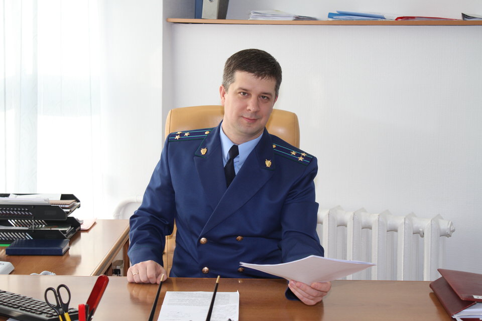 Начальник уголовно-судебного управления прокуратуры Омской области Сергей Савин: «Поддержание обвинения в суде с участием присяжных заседателей потребует от государственных обвинителей более высокой планки» Начальник уголовно-судебного управления прокуратуры Омской области Сергей Савин: «Поддержание обвинения в суде с участием присяжных заседателей потребует от государственных обвинителей более высокой планки»