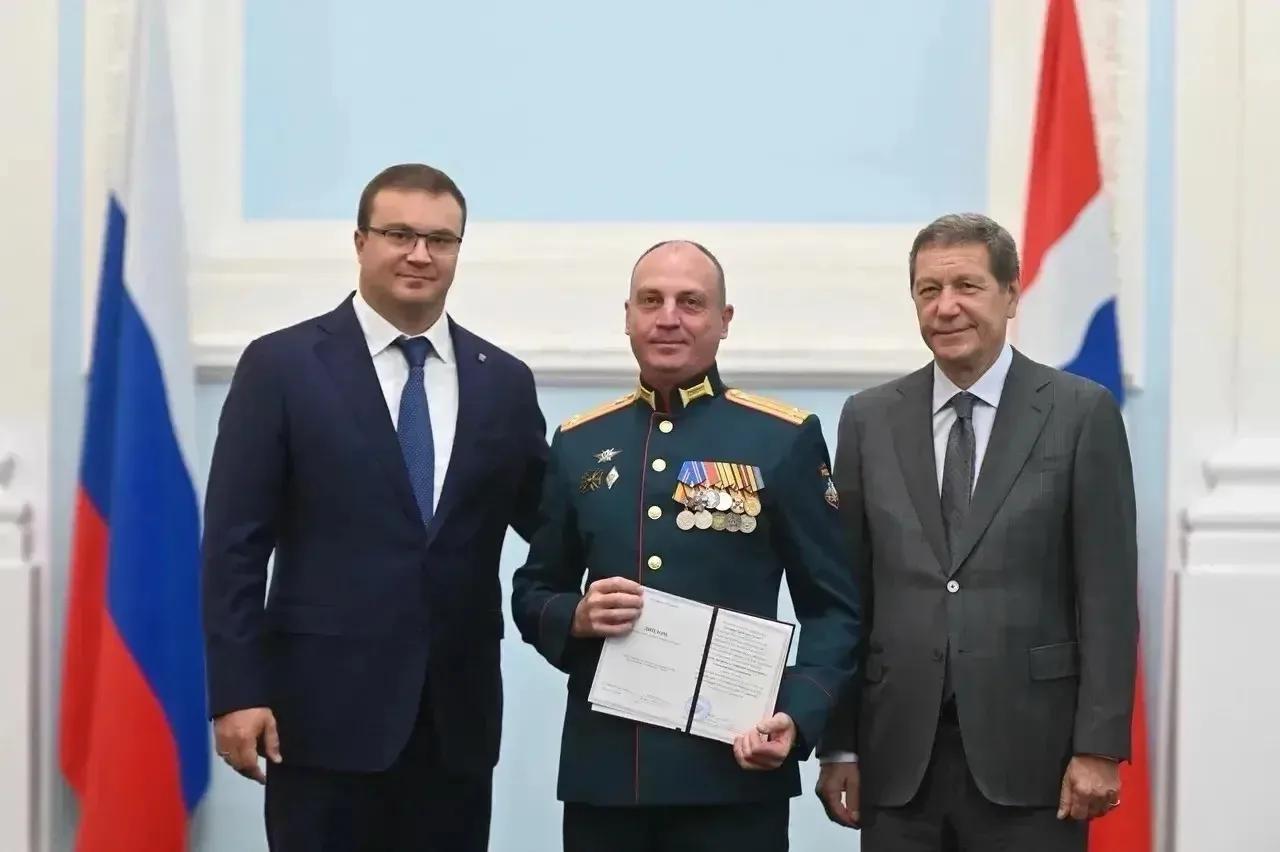 В Омске Хоценко и Жуков наградили дипломами участников проекта «ПРОдвижение ГЕРОЕВ» В Омске Хоценко и Жуков наградили дипломами участников проекта «ПРОдвижение ГЕРОЕВ»