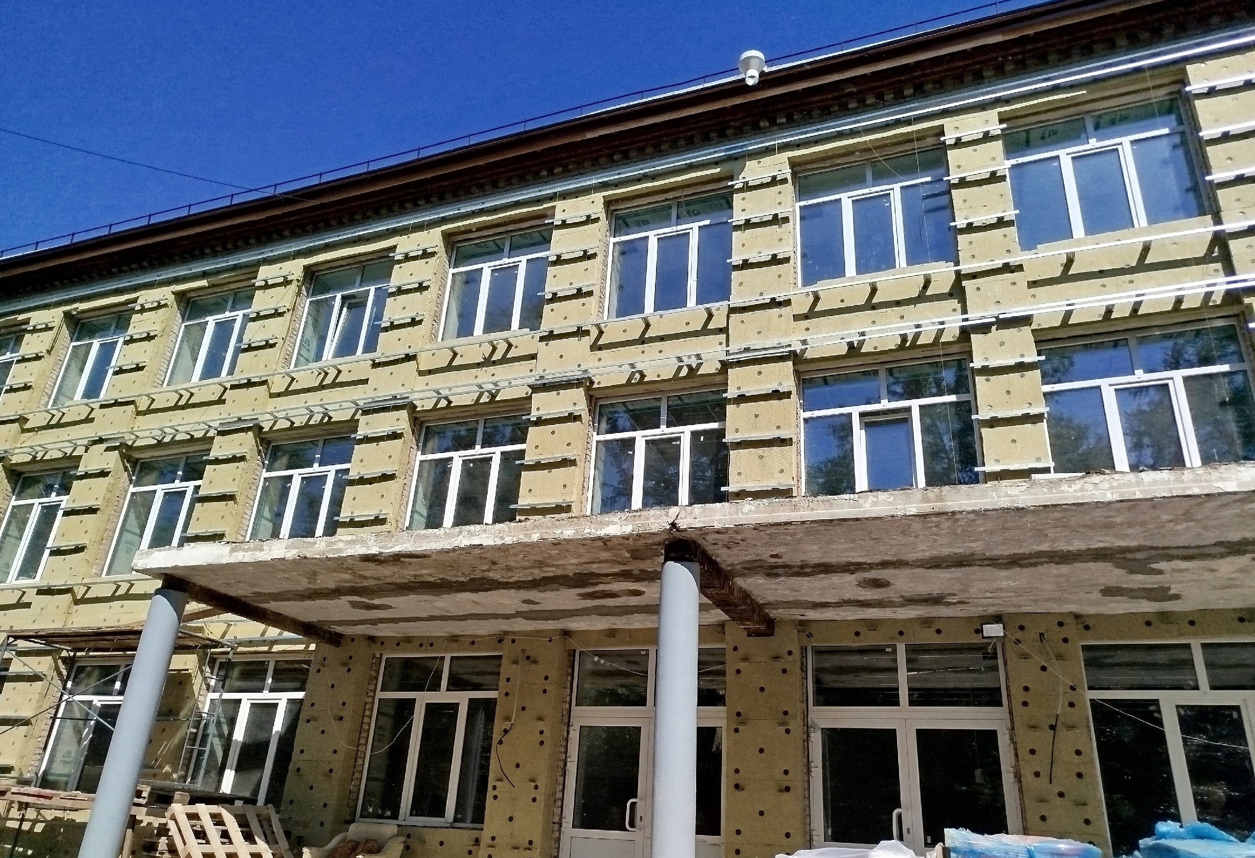 Омские депутаты во главе с Владимиром Корбутом проинспектировали ход капремонта школ Омские депутаты во главе с Владимиром Корбутом проинспектировали ход капремонта школ