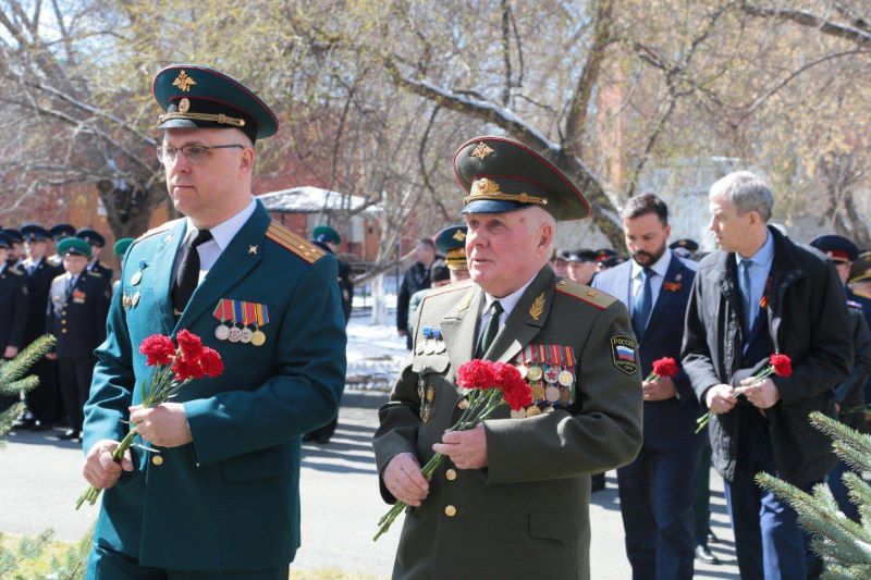 В Омске открыли мемориальную доску ветерану «Смерш» Николаю Спиридовичу В Омске открыли мемориальную доску ветерану «Смерш» Николаю Спиридовичу