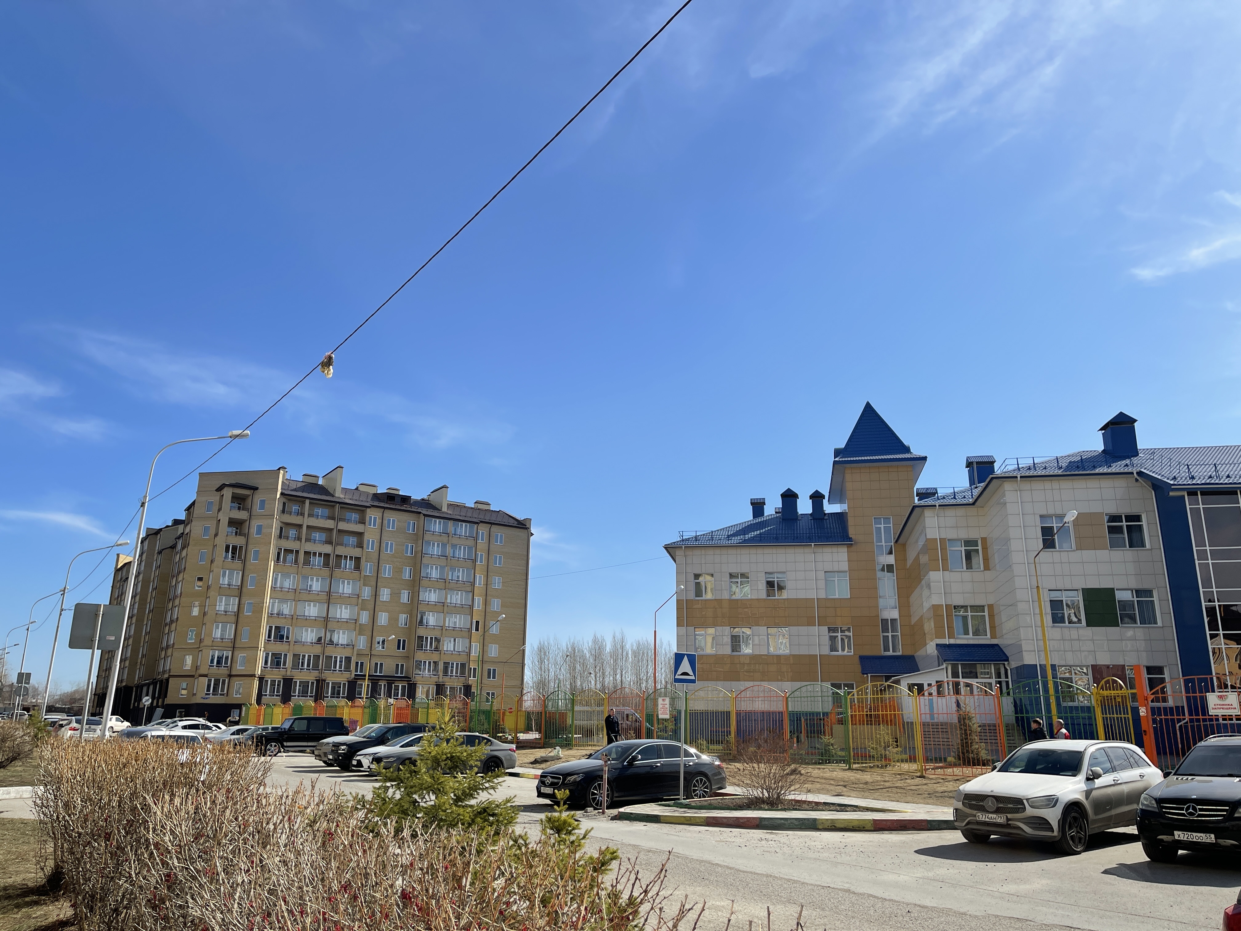 В Омске готовят к сдаче новый дом в 40 метрах от детсада