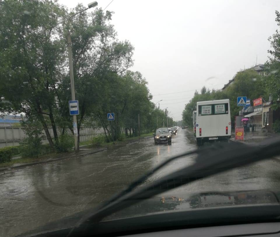 «Ни одна из полученных жалоб не останется без внимания». Юрий Козловский разбирается в проблеме ливневых канализаций «Ни одна из полученных жалоб не останется без внимания». Юрий Козловский разбирается в проблеме ливневых канализаций
