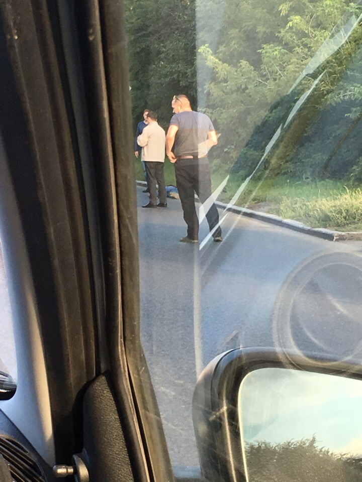 Соцсети: в Омске сбили девушку, перебегавшую дорогу Соцсети: в Омске сбили девушку, перебегавшую дорогу