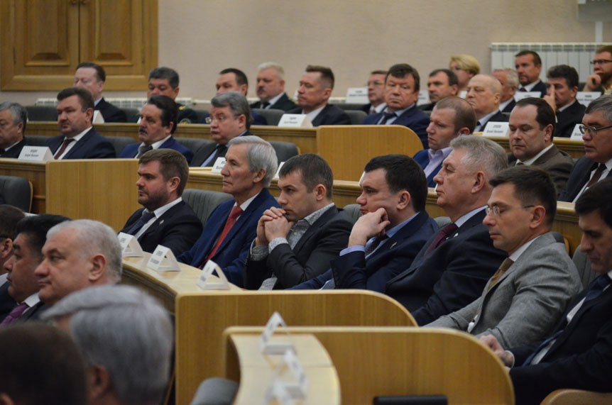 Шушубаев и Антропенко устроили сеанс медленного моргания на бюджетном послании Шушубаев и Антропенко устроили сеанс медленного моргания на бюджетном послании