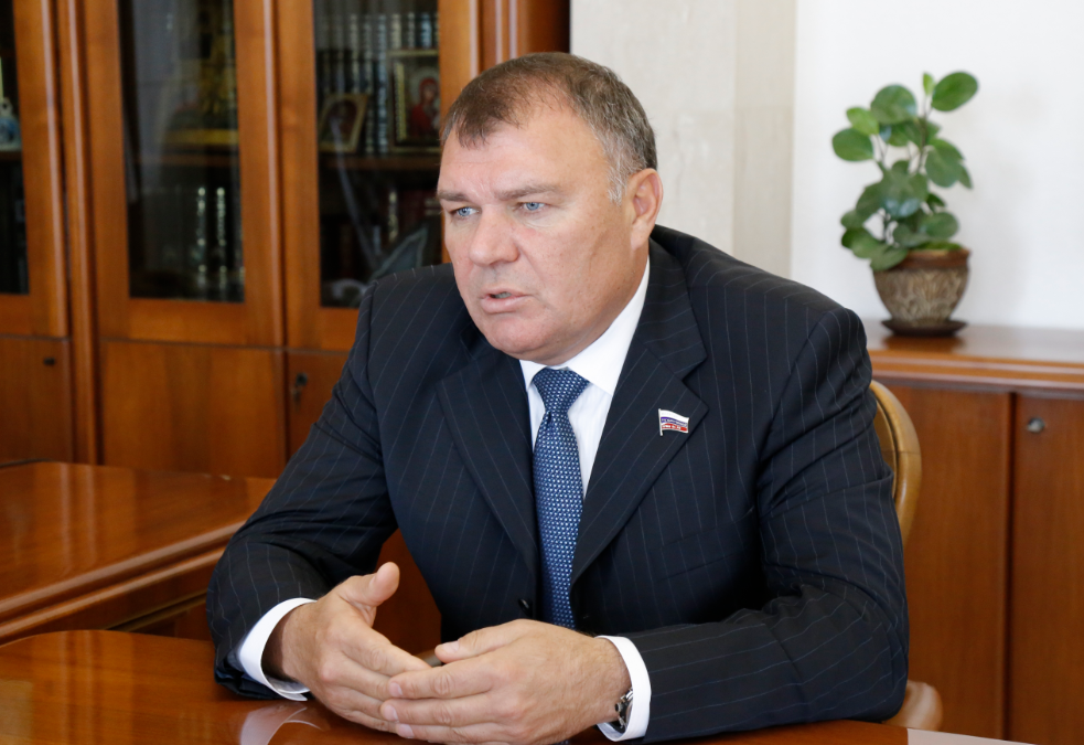 Александр Бурков попросил у депутата Госдумы Александра Ремезкова дополнительной федеральной поддержки для области