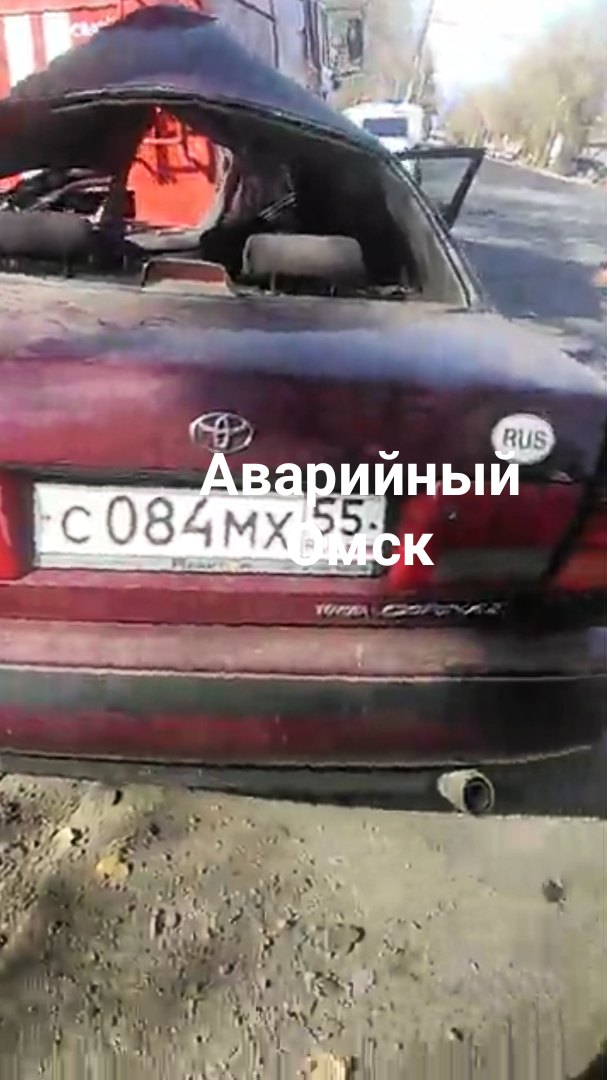 В Омске водитель «Тойоты» влетел в столб и погиб на месте