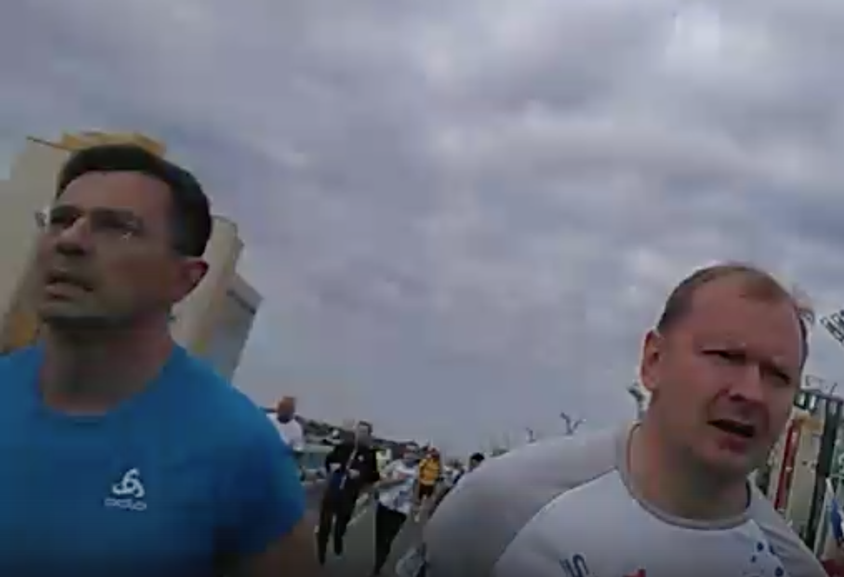 Компанейщиков пробежал омский марафон вместе с Антропенко Компанейщиков пробежал омский марафон вместе с Антропенко