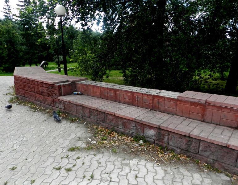 Городской сад в центре Омска: забытая комната в квартире с ремонтом за сотни миллионов рублей