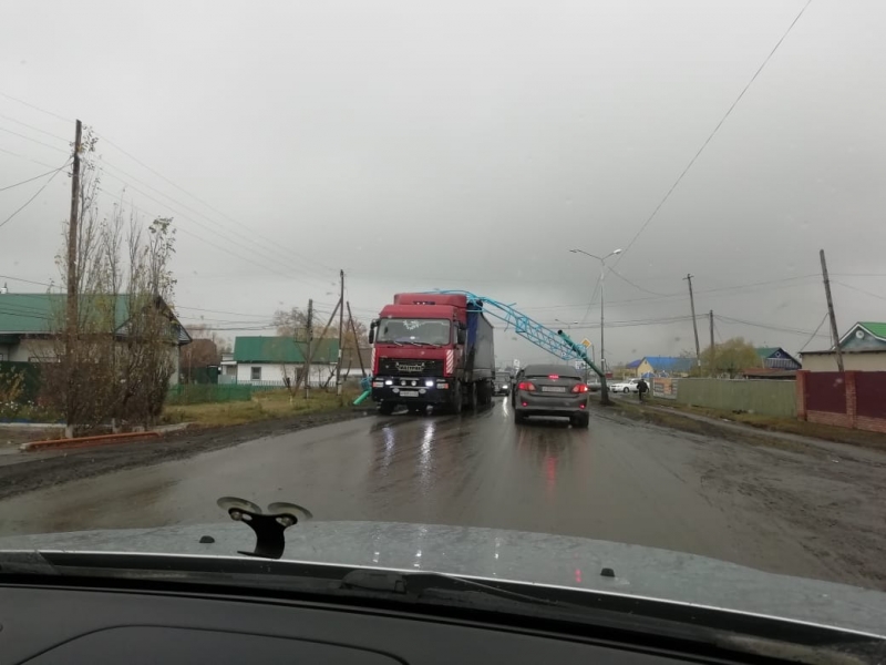 В Исилькуле ограничитель против фур снесли через пару дней после установки В Исилькуле ограничитель против фур снесли через пару дней после установки