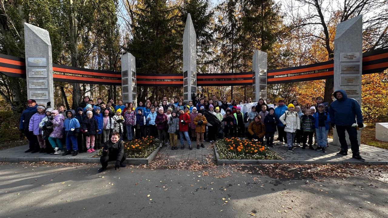 Омский регоператор вывез с берегов озер и Иртыша более 100 кубометров мусора Омский регоператор вывез с берегов озер и Иртыша более 100 кубометров мусора