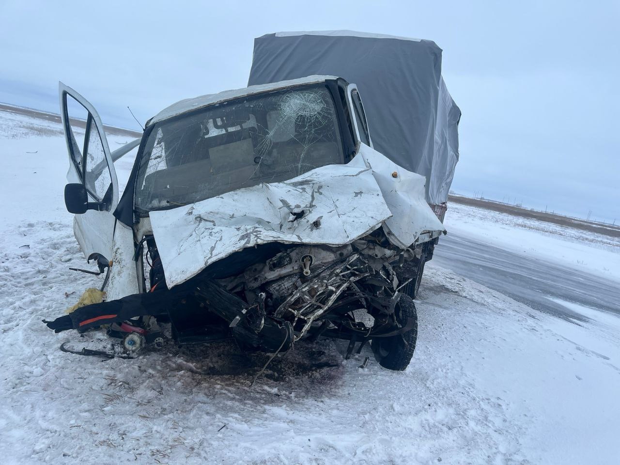На трассе под Омском два автомобиля разбились вдребезги: есть погибшие На трассе под Омском два автомобиля разбились вдребезги: есть погибшие