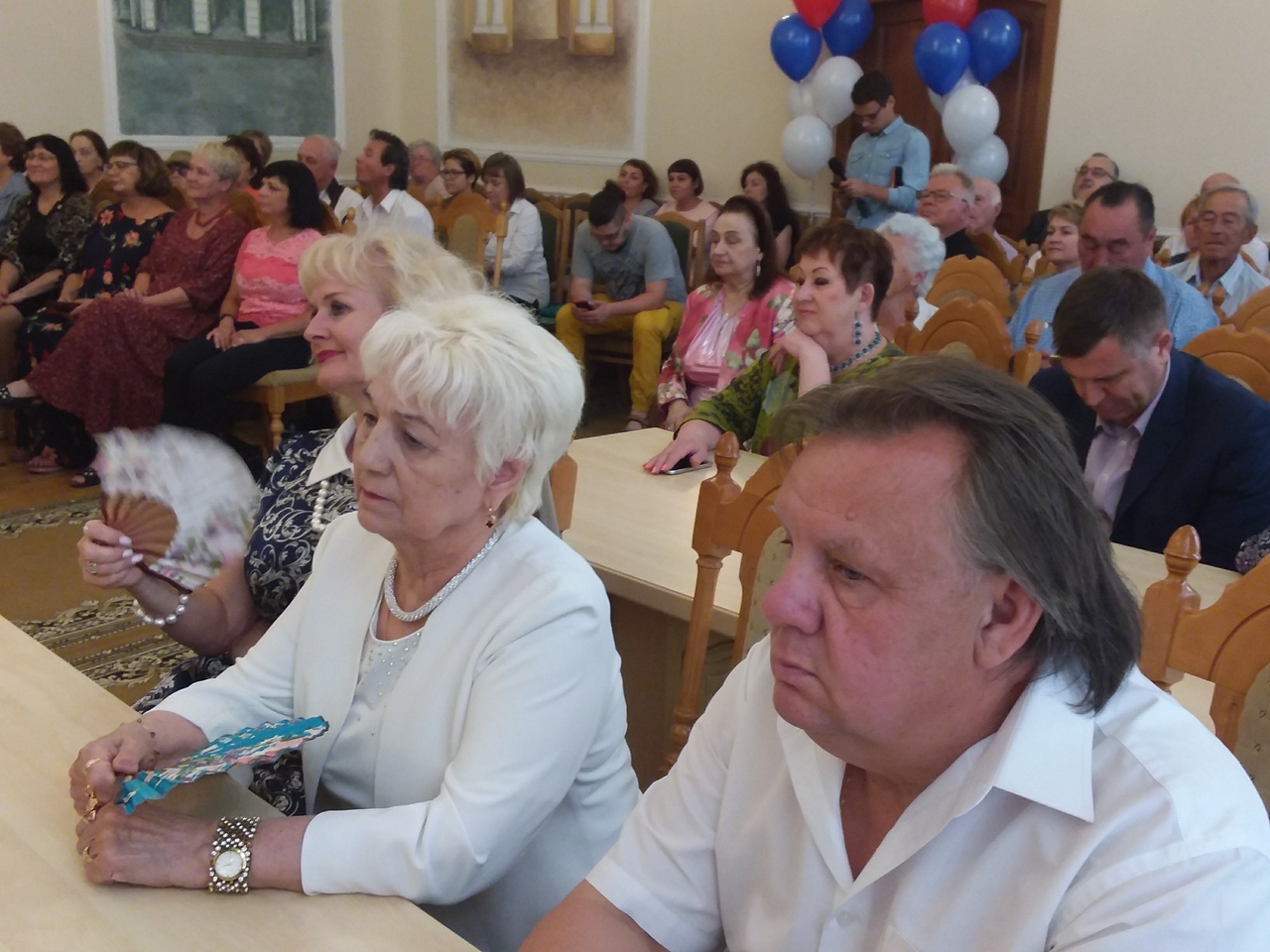 Экс-директор Омского музтеатра Ротберг растрогал до слез первых лиц города