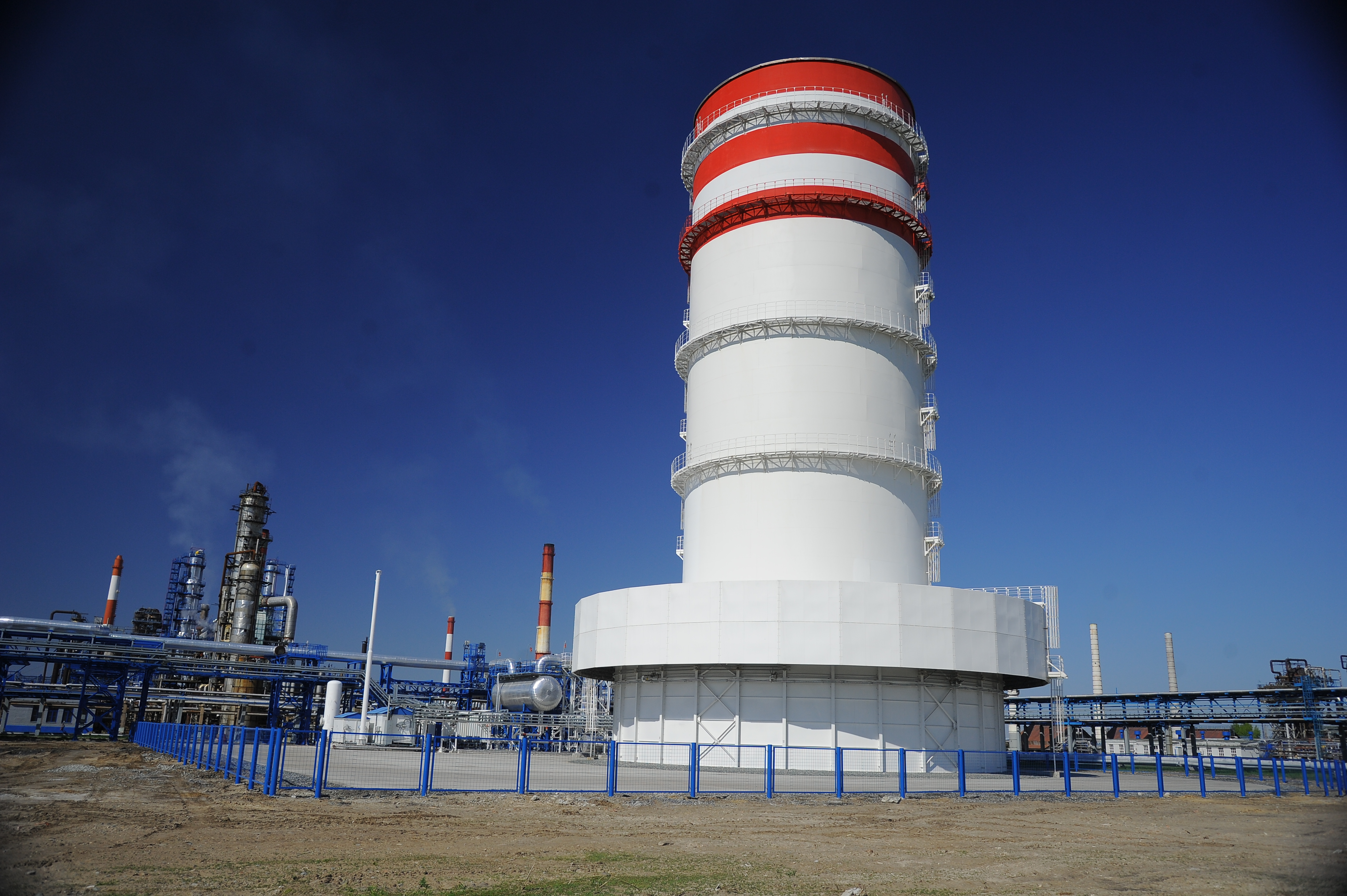 Нефтезавод становится экологичнее Нефтезавод становится экологичнее