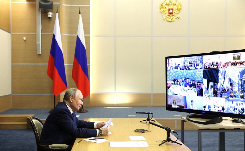 Омская многодетная семья пообщалась с президентом Омская многодетная семья пообщалась с президентом