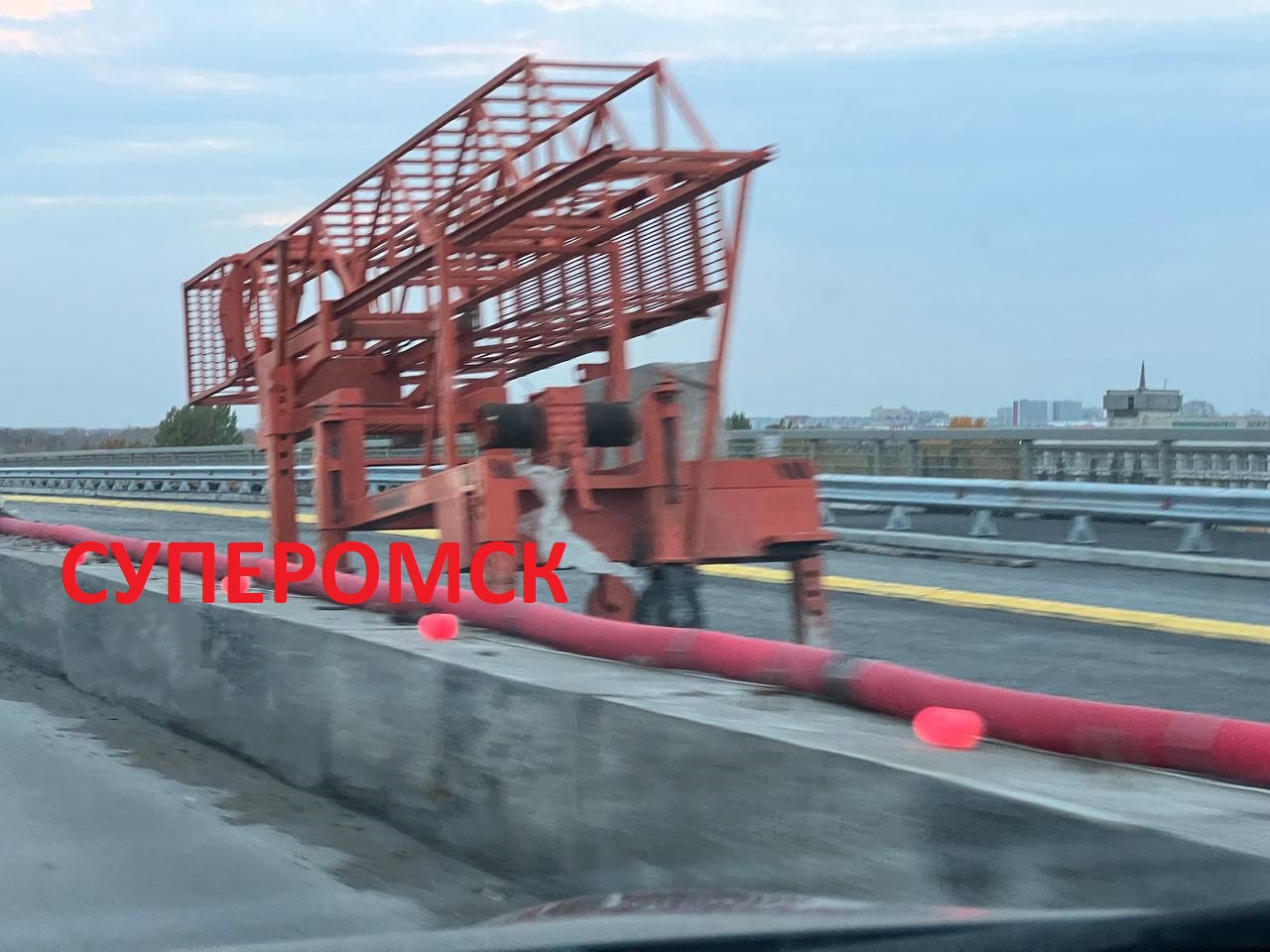 В Омске готовят к открытию отремонтированную часть Ленинградского моста В Омске готовят к открытию отремонтированную часть Ленинградского моста