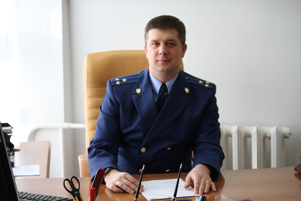 Начальник уголовно-судебного управления прокуратуры Омской области Сергей Савин: «Поддержание обвинения в суде с участием присяжных заседателей потребует от государственных обвинителей более высокой планки» Начальник уголовно-судебного управления прокуратуры Омской области Сергей Савин: «Поддержание обвинения в суде с участием присяжных заседателей потребует от государственных обвинителей более высокой планки»