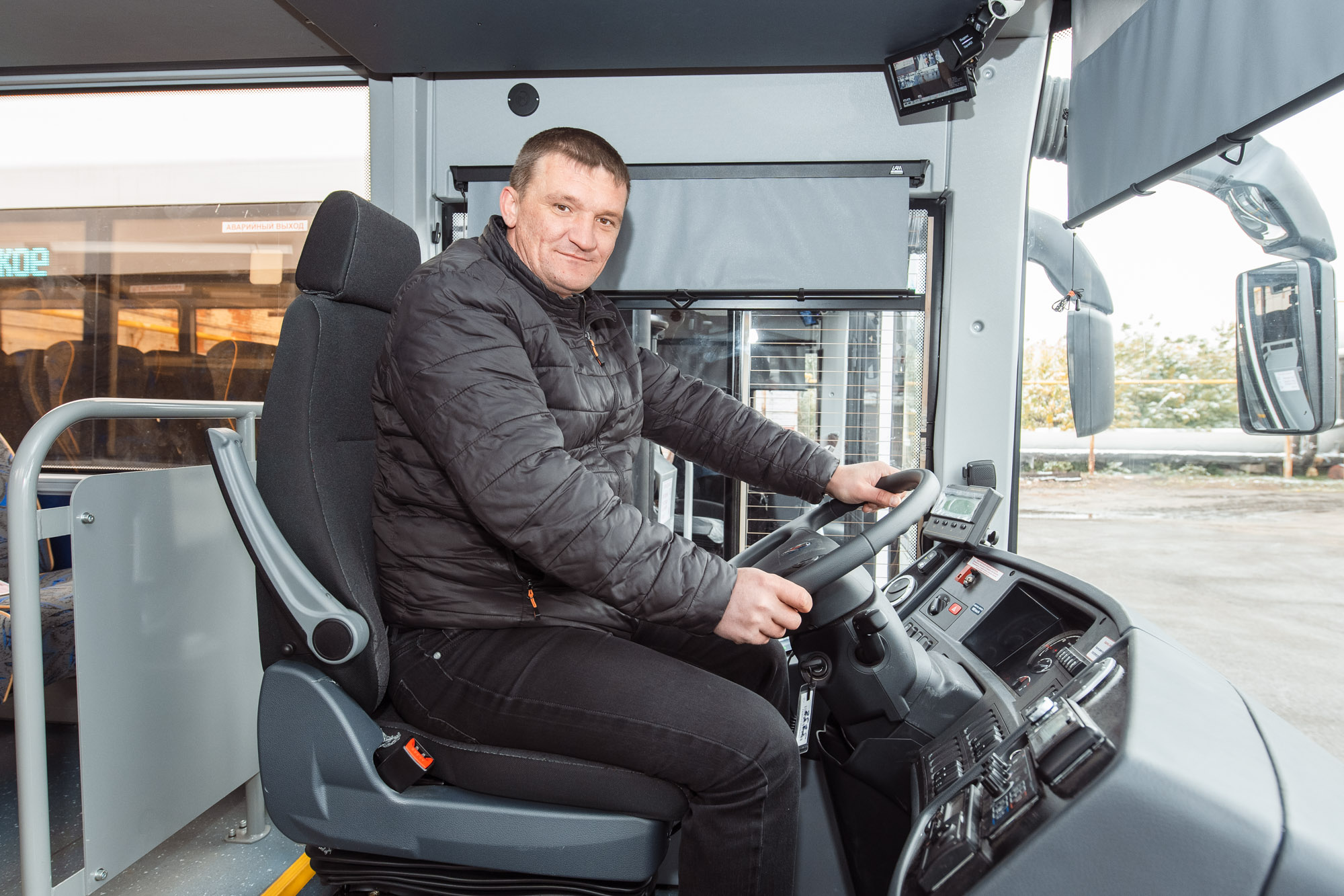 ОНПЗ передал Омской области партию современных автобусов ОНПЗ передал Омской области партию современных автобусов
