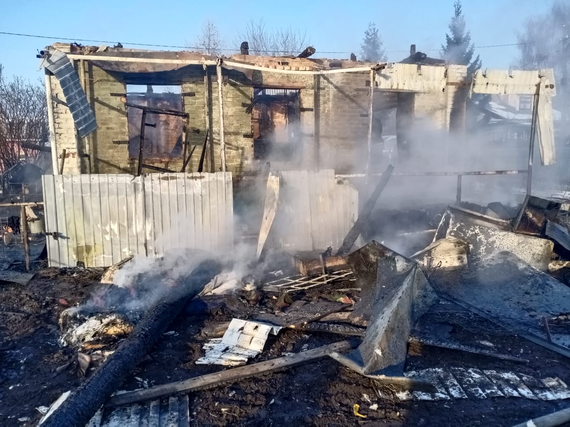 В Омской области в объятом пламенем доме нашли труп пенсионера В Омской области в объятом пламенем доме нашли труп пенсионера