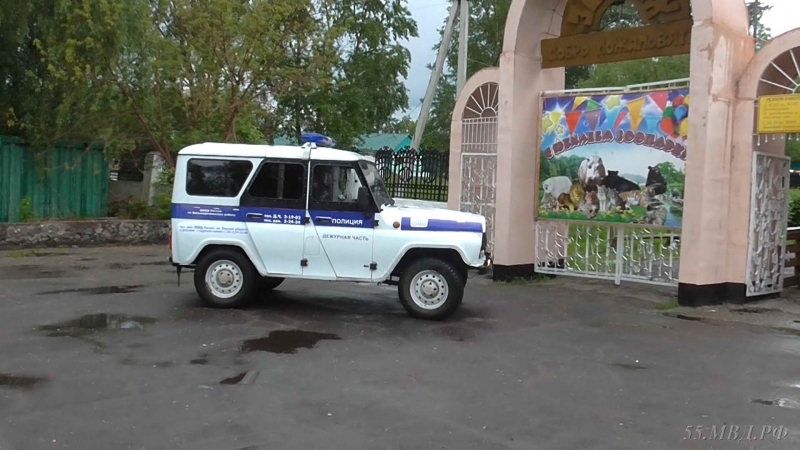 В Большереченском зоопарке два омича обокрали шашлычную и избили пеликана В Большереченском зоопарке два омича обокрали шашлычную и избили пеликана