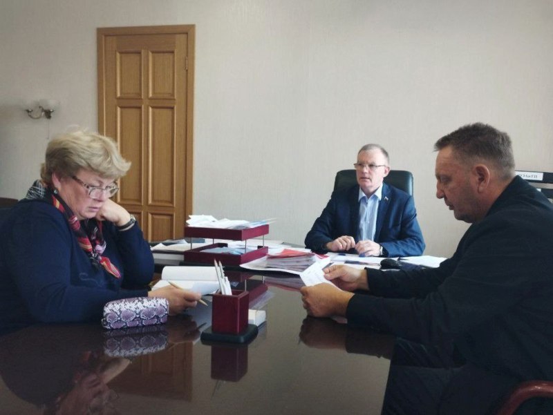 Мэр Омска Сергей Шелест сделал заявление по транспортному обслуживанию поселка Светлый Мэр Омска Сергей Шелест сделал заявление по транспортному обслуживанию поселка Светлый