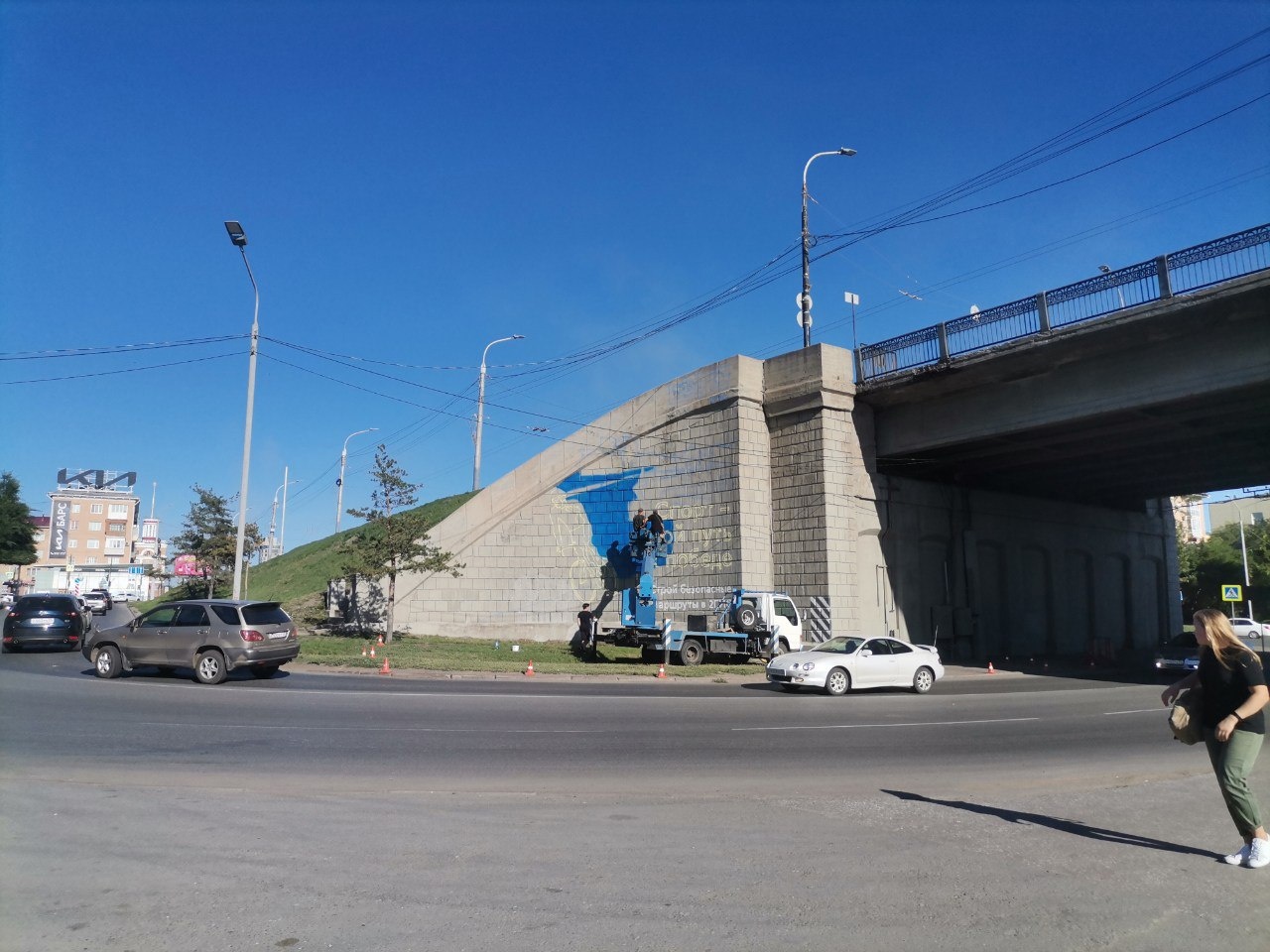 Ленинградский мост в Омске решили раскрасить перед ремонтом Ленинградский мост в Омске решили раскрасить перед ремонтом